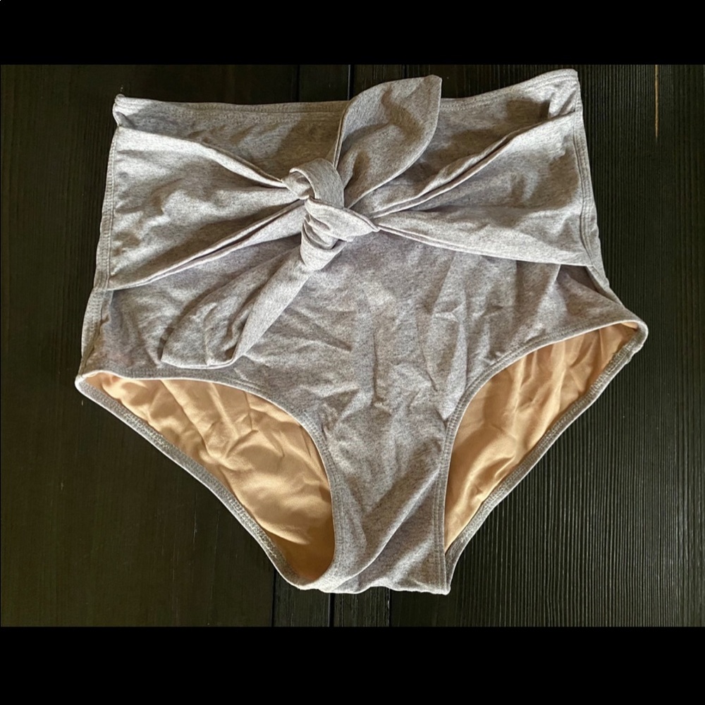 Gray Kortni Jeane tie front swim bottoms S